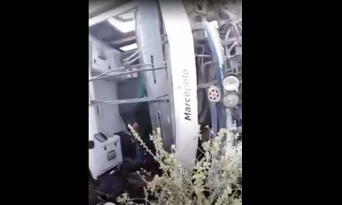 Arequipa Al Menos Una Persona Muerta Tras Despiste De Bus