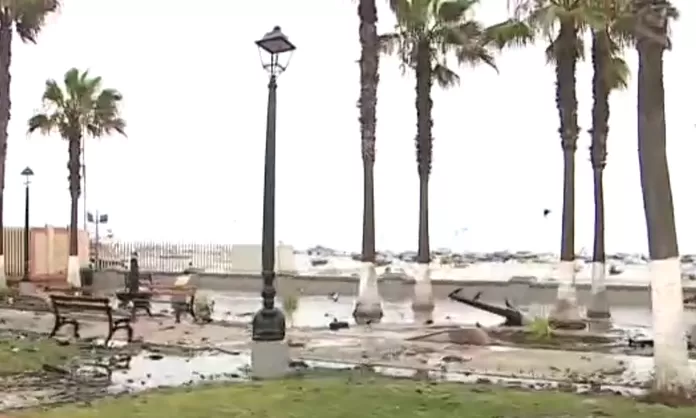 Callao Plaza Grau Termin Afectada Por El Fuerte Oleaje