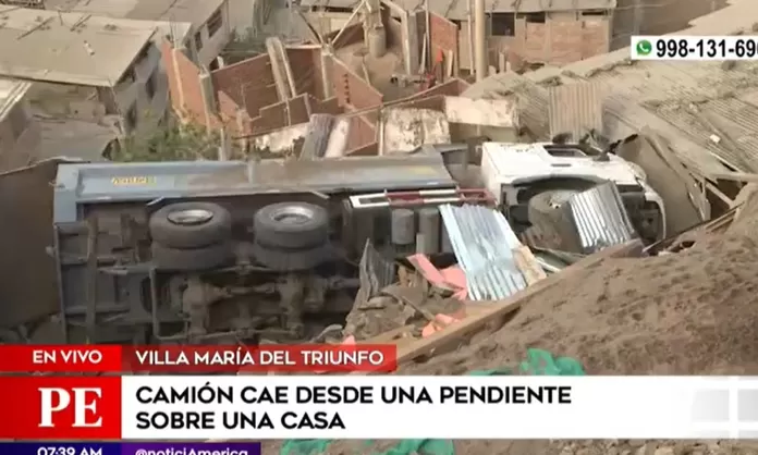 Camión cayó desde una pendiente sobre casas en Villa María del Triunfo