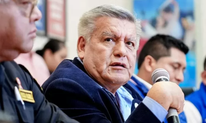 César Acuña Recolectan más de 30 mil firmas para su revocatoria como