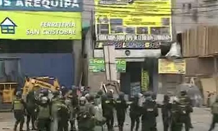 Policía Nacional despejó parte de la vía de la Panamericana Norte tras