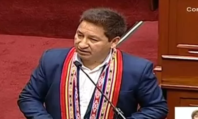 Guido Bellido inició su discurso en quechua y se produjeron incidentes