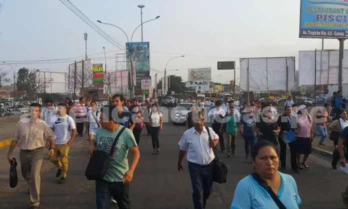 Metropolitano Decenas De Pasajeros Bajaron De Buses Tras Accidente De