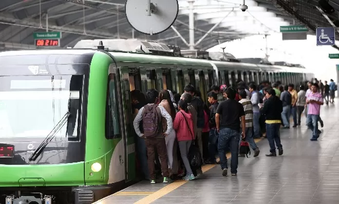 Pasajeros del Metro de Lima quedaron varados en estaciones por avería