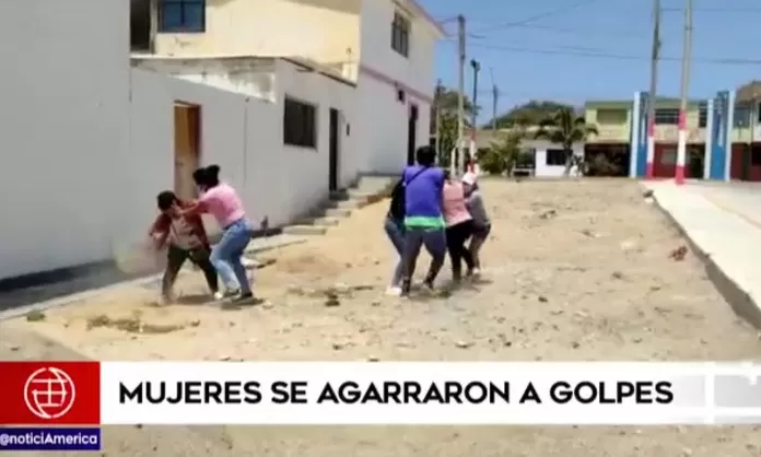 Piura Mujeres se agarraron a golpes en la vía pública