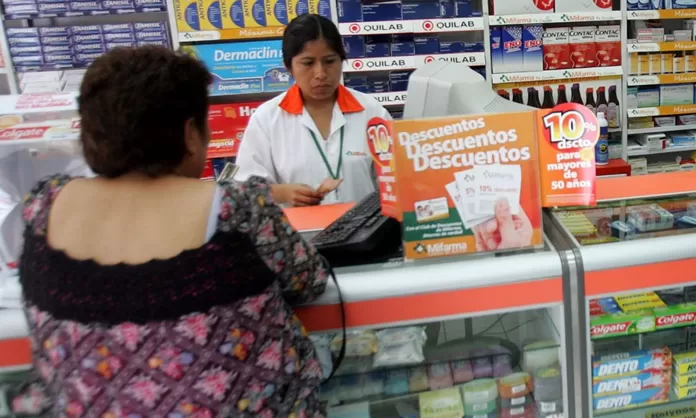 Rechazan consultas médicas y venta de víveres en farmacias