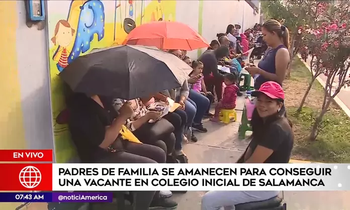 Salamanca Padres Se Amanecen En Colegio Para Conseguir Una Vacante