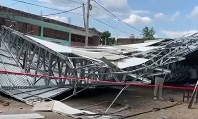 San Martín Lluvias y vientos provocaron colapso de techo de colegio en