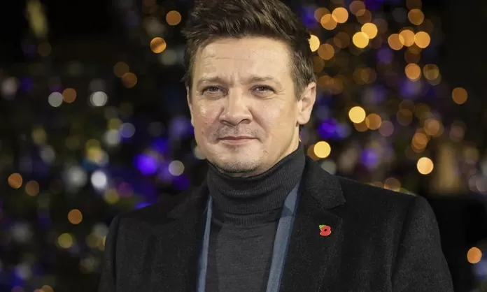 Jeremy Renner reaparece públicamente desde el hospital tras grave accidente