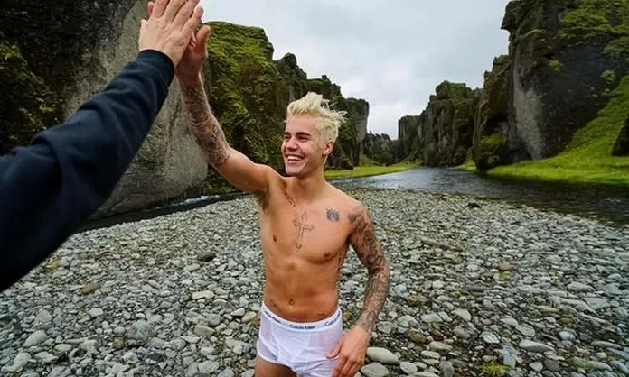 Justin Bieber Filtran Fotos Desnudo Durante Sus Vacaciones En Bora