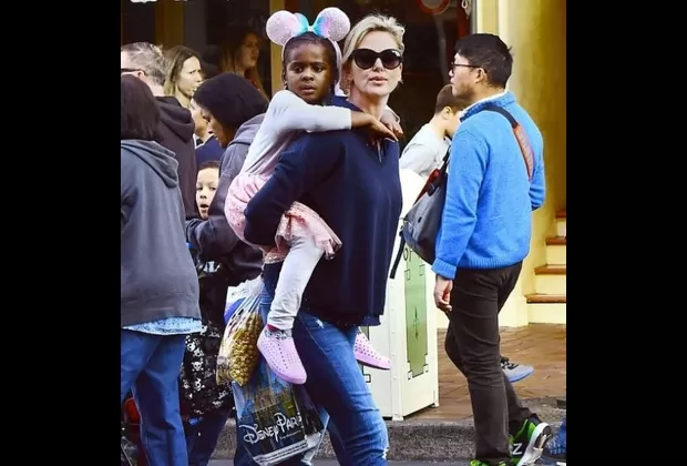 Charlize Theron hijo Jackson