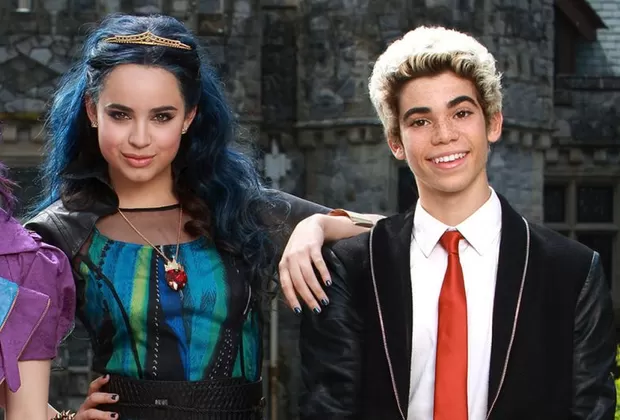 Cameron Boyce y Sofía Carson