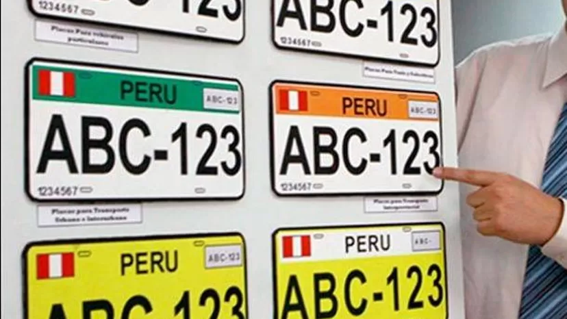 Desde el 1 de setiembre se multará a vehículos que no cambiaron de placa