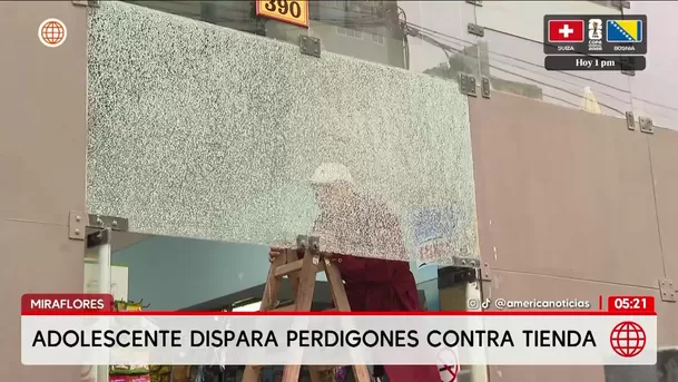 Adolescente dispara contra tienda en Miraflores. Foto: América Noticias Adolescente dispara contra tienda en Miraflores. Foto: América Noticias