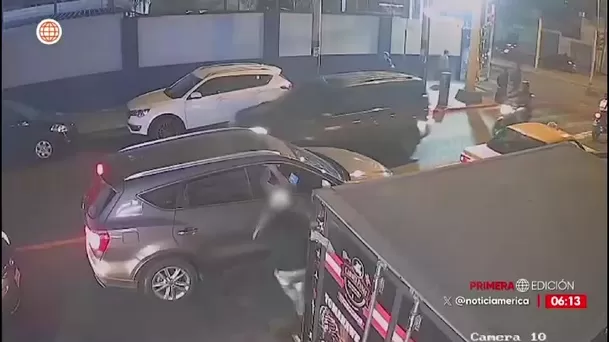 Menores son detenidos por robo de celulares en Surquillo/ América Noticias Menores son detenidos por robo de celulares en Surquillo/ América Noticias