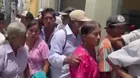 Adultos mayores deben esperar bajo intenso sol ser atendidos en Piura