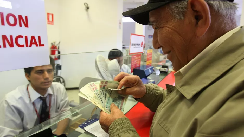 Actualmente el total el monto ahorrado en los fondos de pensiones que administran las AFP en Perú es de 125 mil millones de soles. Foto: Andina