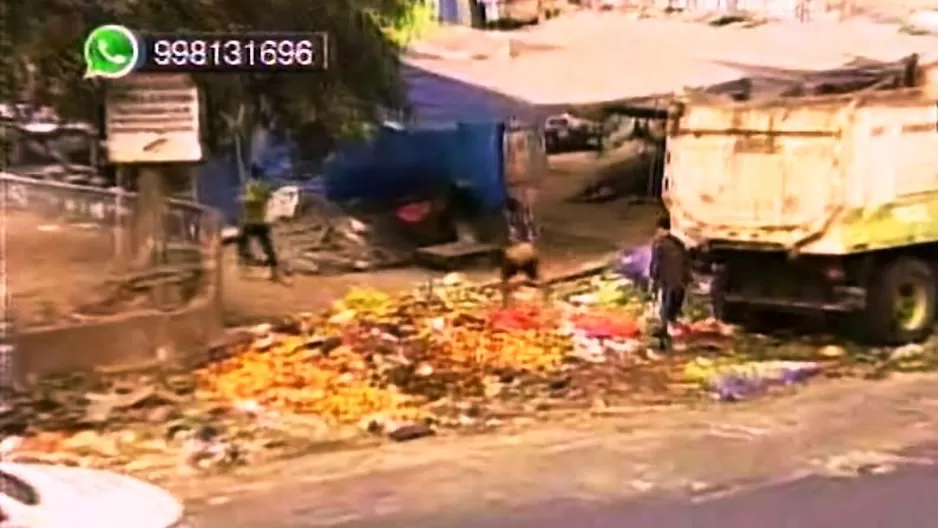 Basura acumulada en la avenida Nicolás Ayllón, El Agustino. Foto: Canal N