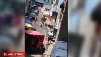 El agresor le entregó el arma a otro de su mismo bando. Foto y video: América Noticias 