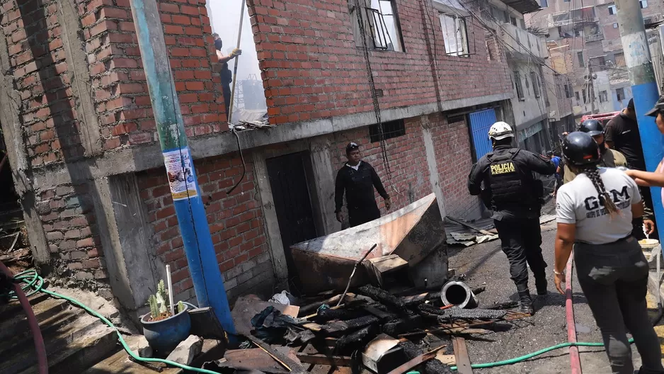 Incendio afecta hasta el momento tres viviendas de la zona alta de El Agustino / Foto: Municipalidad de El Agustino