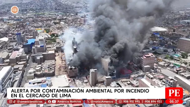 Alerta por contaminación ambiental por incendio en el Cercado de Lima. Foto: América Noticias Alerta por contaminación ambiental por incendio en el Cercado de Lima. Foto: América Noticias