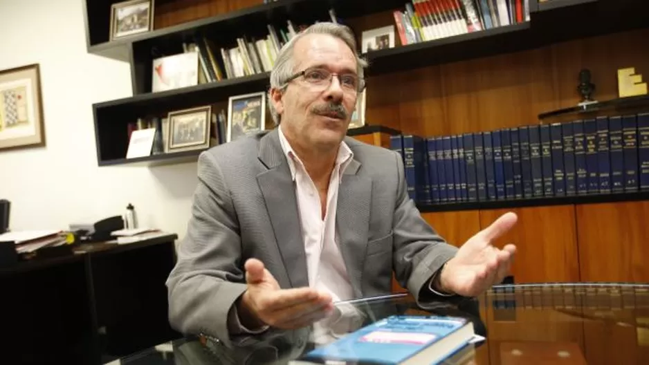 Alfredo Torres. Perú 21