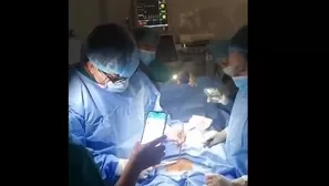 Medicos se alumbraron con sus celulares durante operación en Amazonas - Foto y video: América Noticias