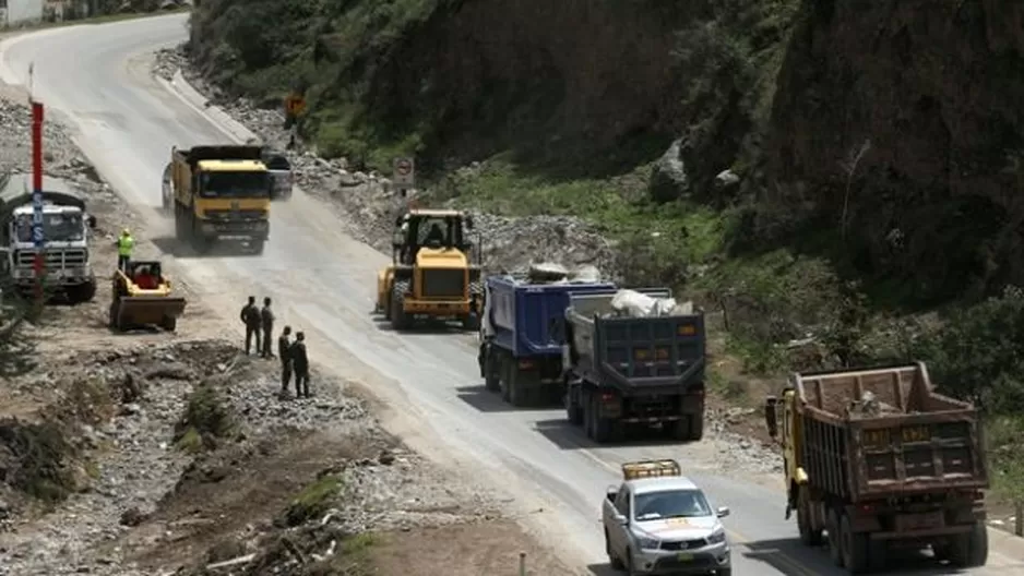 Realizan trabajos en vía afectada por lluvias. Foto: Referencial/Agencia Andina