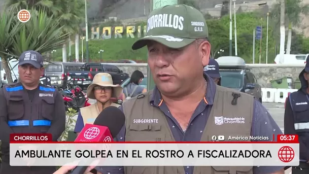 Ambulante golpea en el rostro a fiscalizadora en la playa Agua Dulce. Foto: América Noticias Ambulante golpea en el rostro a fiscalizadora en la playa Agua Dulce. Foto: América Noticias