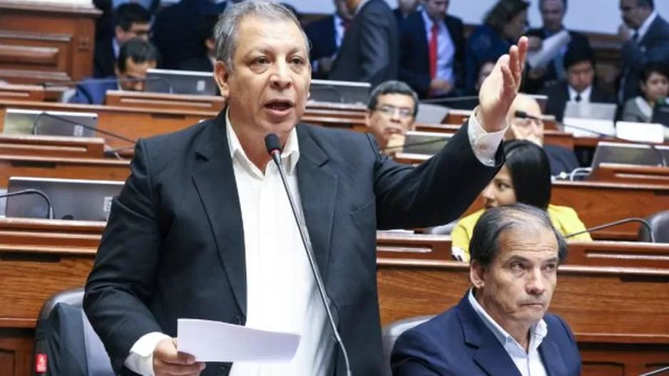 Dijo que un cuestionado de ser miembro de 'Los cuellos blancos del puerto' no puede tomar decisiones judiciales. Foto: Congreso