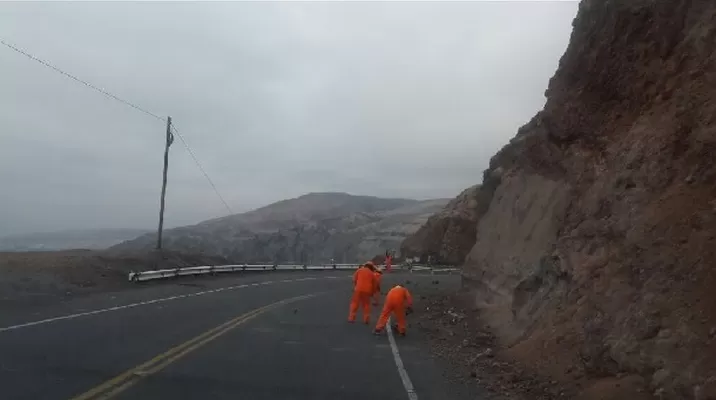 Decisión se tomó tras el bloqueo de la vía por un derrumbe provocado por el fuerte sismo Decisión se tomó tras el bloqueo de la vía por un derrumbe provocado por el fuerte sismo