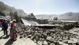 Viviendas e iglesia da&ntilde;adas por el sismo en Caylloma. Foto: Andina