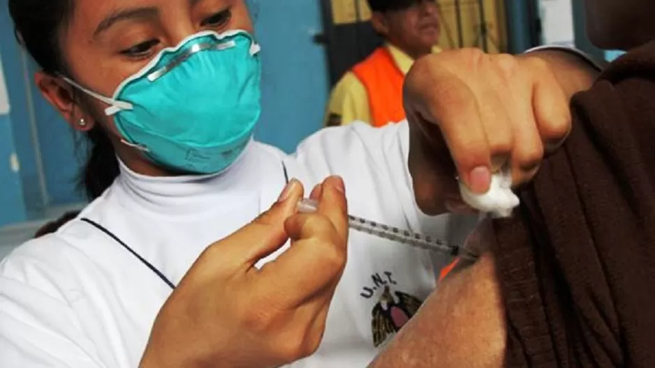 Médicos recomendaron vacunar principalmente a niños y adultos mayores / Foto: Andina