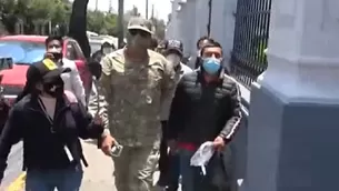 Militar disparó contra asaltante en Arequipa.