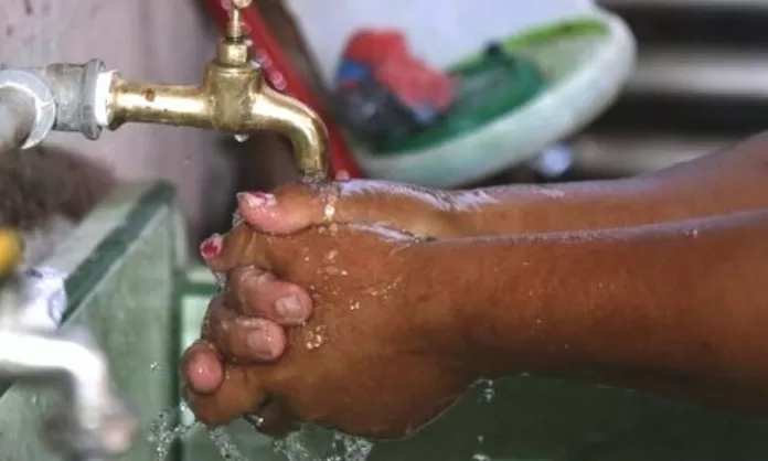 Arequipa: Se restablece lentamente el servicio de agua