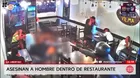 Asesinan a hombre dentro de un restaurante en La Libertad