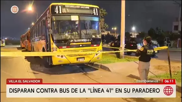Desconocidos atacaron a balazos un bus de la línea 41 / América Noticias Desconocidos atacaron a balazos un bus de la línea 41 / América Noticias