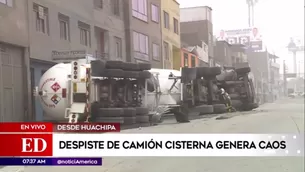 Camión cisterna volcado. América Noticias