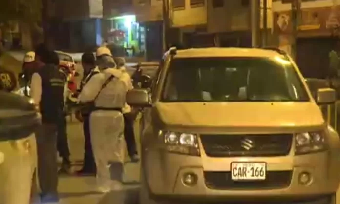 Ate: Sicarios asesinan a dos hombres en los exteriores de una bodega