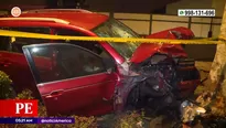 Camioneta terminó empotrada contra una palmera | Video: América Noticias