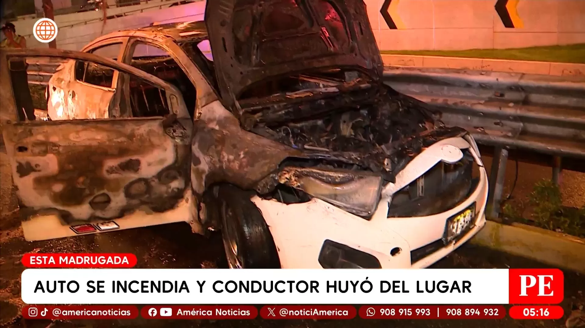 Auto se incendia y conductor huyó del lugar en San Borja. Foto: América Noticias Auto se incendia y conductor huyó del lugar en San Borja. Foto: América Noticias