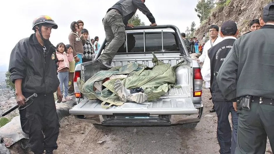 El chofer de la unidad también perdió la vida en el accidente. Foto referencial: Correo