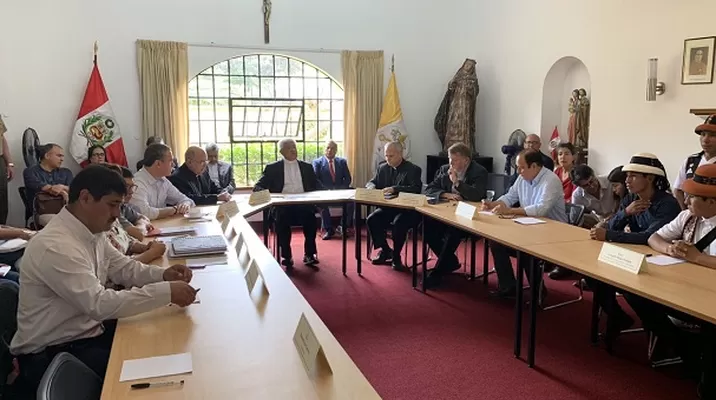 Mesa de diálogo del caso Las Bambas. Foto: Andina Mesa de diálogo del caso Las Bambas. Foto: Andina