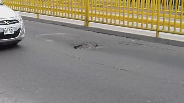 Usuario denunció mal estado de la pista / Foto: @manyicita23 Usuario denunció mal estado de la pista / Foto: @manyicita23