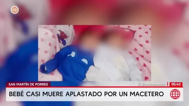 Bebé salva de morir tras caerle un macetero desde un tercer piso en SMP. Foto: América Notici Bebé salva de morir tras caerle un macetero desde un tercer piso en SMP. Foto: América Notici