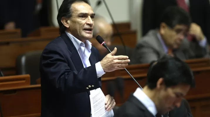 Congresista Héctor Becerril. Foto: Congreso Congresista Héctor Becerril. Foto: Congreso