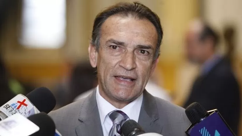 Becerril: No podemos exigir la renuncia de Vizcarra a la vicepresidencia