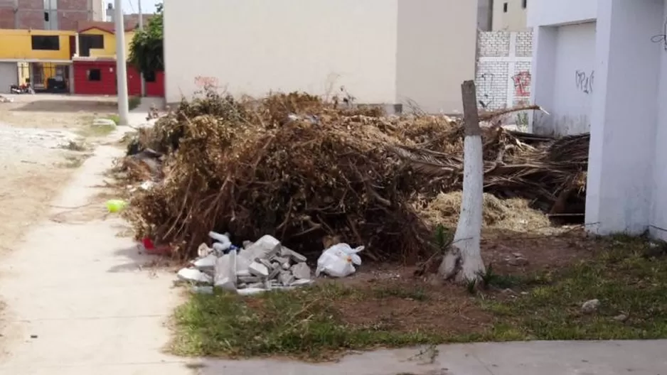 Basura y desmonte acumulado en la vía pública de Bellavista, Callao. Foto: @_ivandelgado