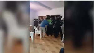 Denuncian violenta intervención policial en pleno matrimonio en Trujillo. Foto y video: América Noticias
