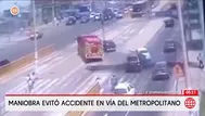 Bombero evita choque contra auto en vía del Metropolitano
